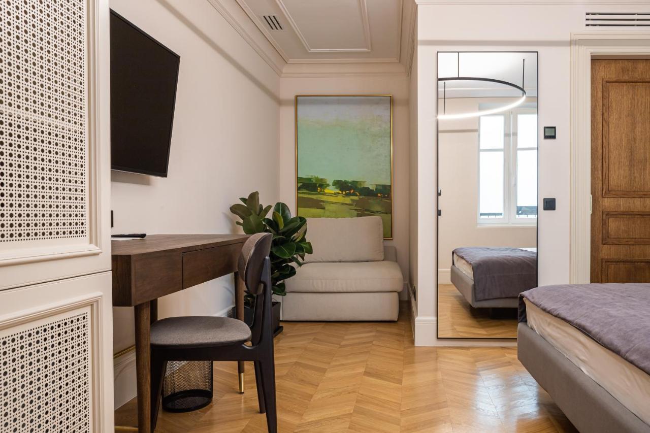 On The Square Hotel Lviv Exterior photo